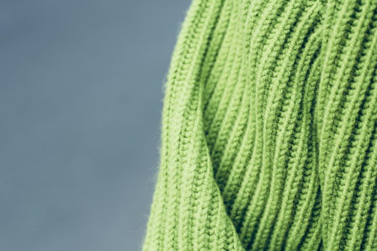 Pilled Sweater Rescue: How to Pick a Fabric Shaver That Won't Snag Your Knits